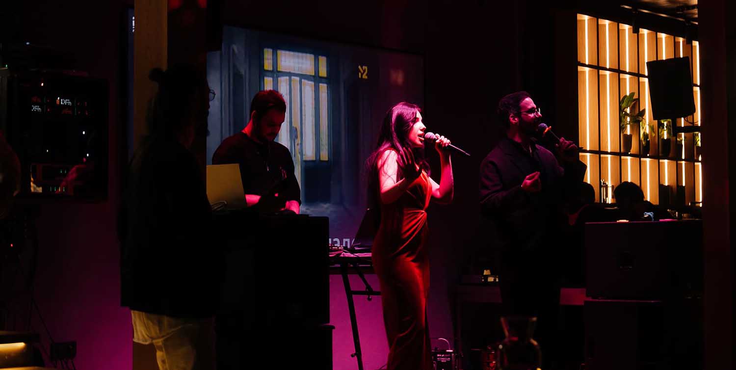 LIVE MUSIC & KARAOKE PARTY